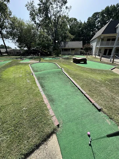 Diamonds N The Hole Putting mini golf course in Murfreesboro, Arkansas