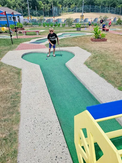 Mar-Lea Miniature Golf & Driving Range mini golf course in Bolton, Connecticut