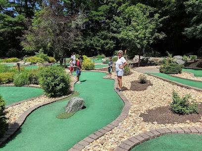 Knolls & Holes Miniature Golf & Ice Cream mini golf course in Bozrah, Connecticut