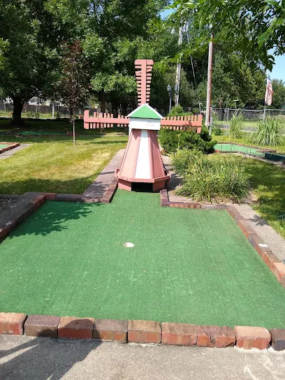 Vinnie & Als Pla-Mor Golf mini golf course in Mattoon, Illinois