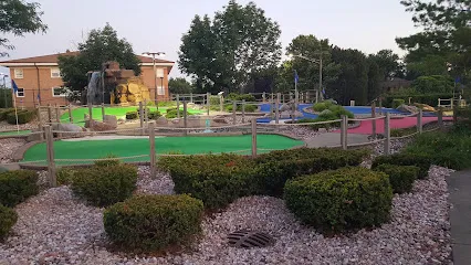 Ball Fore Miniature Golf Course and Batting Cages mini golf course in Worth, Illinois