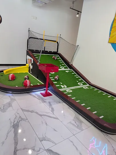 The Fat Putter Des Moines mini golf course in Des Moines, Iowa