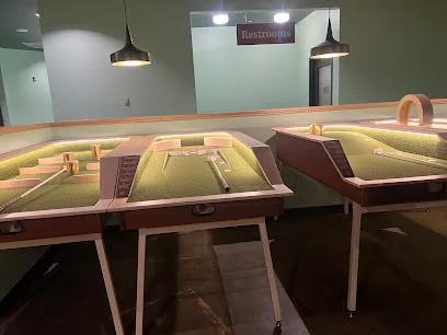 Sinkers Lounge - Manhattan mini golf course in Manhattan, Kansas