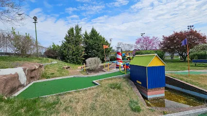 Rocky Gorge 4 Seasons Golf Fairway mini golf course in Laurel, Maryland