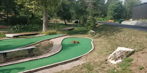 Sundae Sundae Golf Golf mini golf course in Holland, Michigan