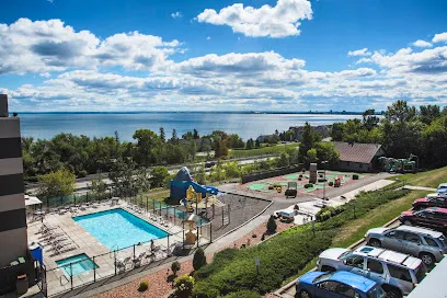 Edgewater Hotel and Waterpark mini golf course in Duluth, Minnesota