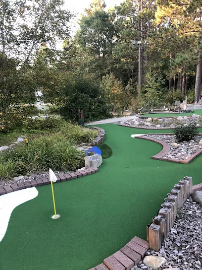 Wildwedge Golf, Mini Golf & Maze mini golf course in Pequot Lakes, Minnesota