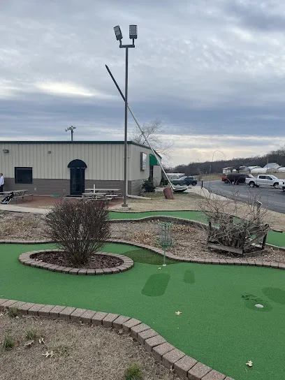 Swing Right Golf mini golf course in Springfield, Missouri