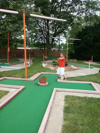 Putting Plus mini golf course in Omaha, Nebraska