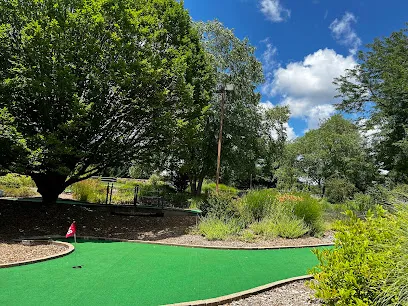 Colonial Park Putting Course mini golf course in Somerset, New Jersey