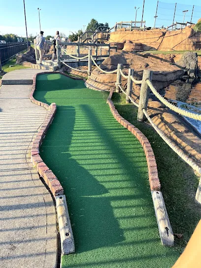 Heartland Golf Park mini golf course in Brentwood, New York