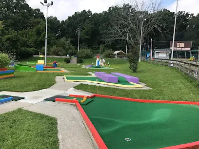 Turtle Cove Golf Center mini golf course in Bronx, New York