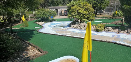 Overlook Golf and Recreation Center mini golf course in Poughkeepsie, New York