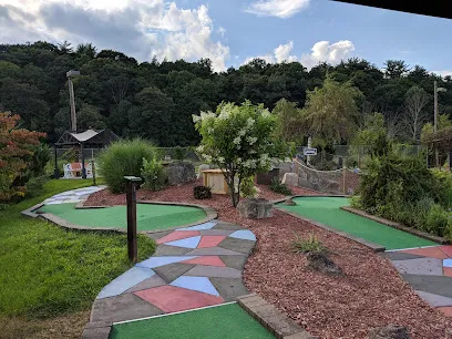 Puttin Plus Family Fun Center mini golf course in Saugerties, New York