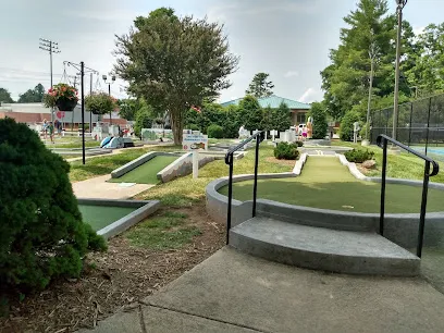 Mini Golf At Boyd Park mini golf course in Hendersonville, North Carolina