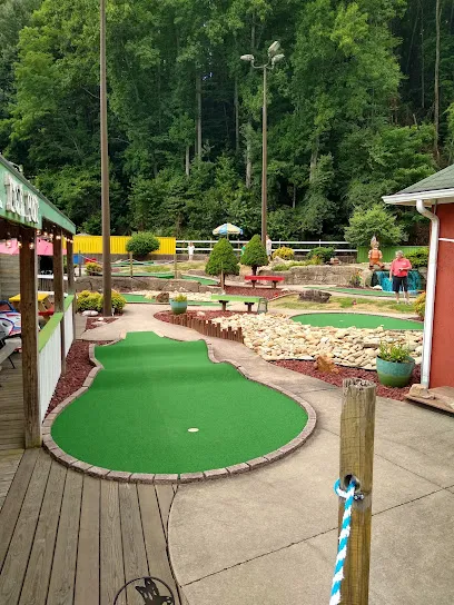 Fantasy Golf & Game Room mini golf course in Maggie Valley, North Carolina