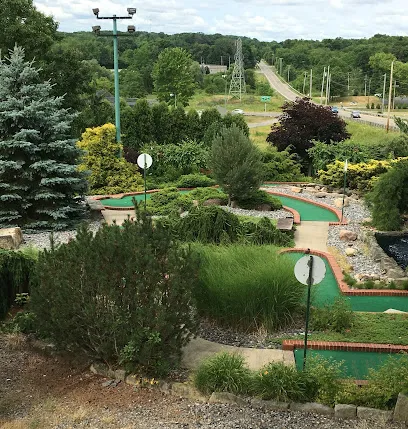 Deer Creek Driving Range mini golf course in Hubbard, Ohio