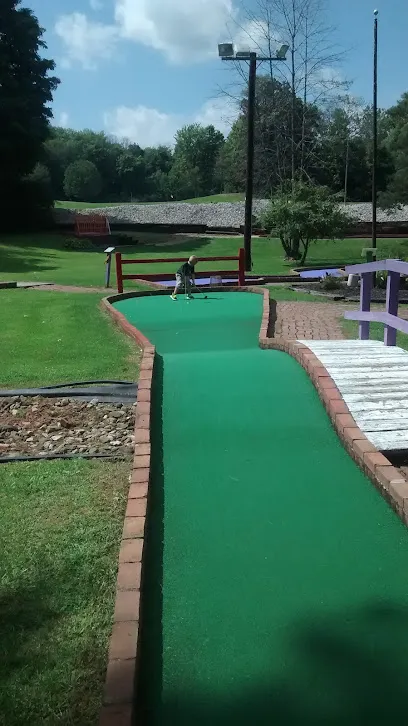 Kelly's Dairy Bar and Miniature Golf mini golf course in Mansfield, Ohio