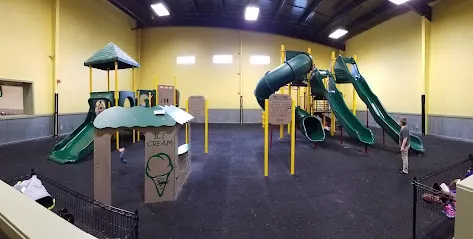 Putters Family Entertainment Center mini golf course in Eugene, Oregon