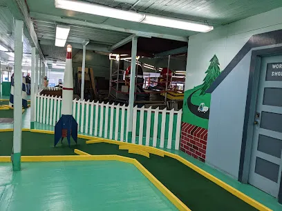 Ten Tiny Tees Golf mini golf course in Seaside, Oregon