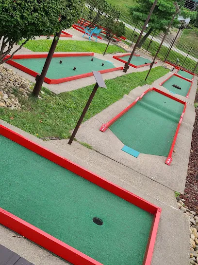 Par 2 Golf - Monroeville mini golf course in Monroeville, Pennsylvania