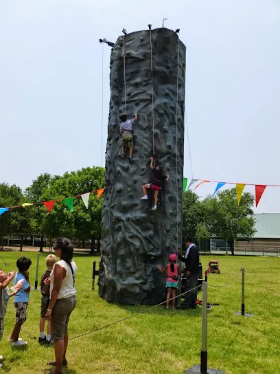 Extreme Climbing Party Rentals mini golf course in Bellaire, Texas