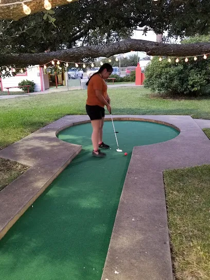 J & D Golf Land mini golf course in Stephenville, Texas