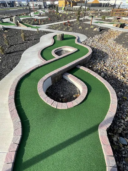 Sam’s MINI GOLF mini golf course in Longview, Washington