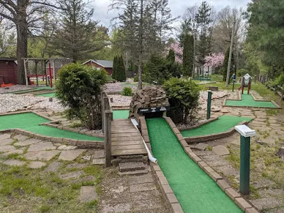 White Sands Mini Golf & Sand Mine Arcade mini golf course in Wisconsin Rapids, Wisconsin